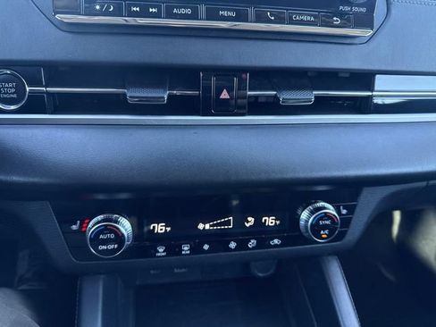 Used 2023 Mitsubishi Outlander SE image 25