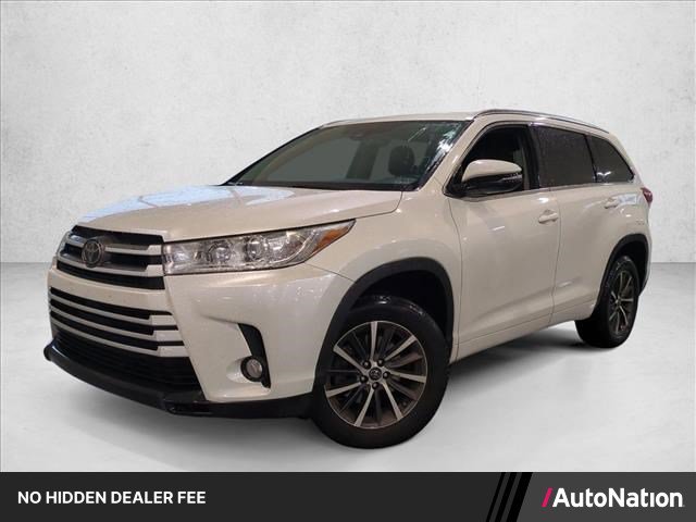 Used 2017 Toyota Highlander XLE FWD image 1