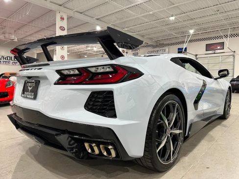 Used 2022 Chevrolet Corvette Stingray Preferred Cpe w/ Z51 Performance Package RWD image 3