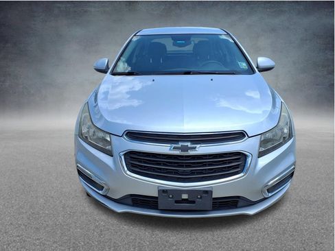 Used 2016 Chevrolet Cruze LT FWD image 2