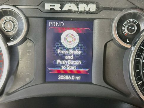 Used 2024 RAM 3500 Tradesman w/ Chrome Appearance Group AWD/4WD image 15