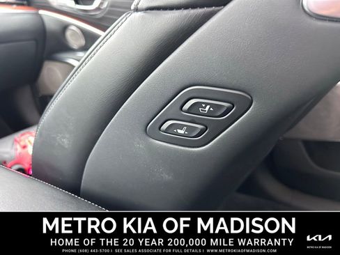 Used 2020 Kia K900 Luxury w/ VIP Package image 39