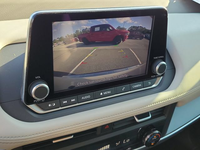 Used 2023 Nissan Rogue SV FWD image 28