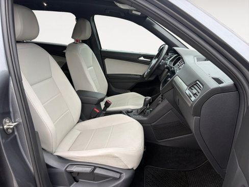 Used 2021 Volkswagen Tiguan SE R-Line AWD/4WD image 10