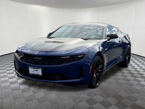 Used 2022 Chevrolet Camaro LT image 3