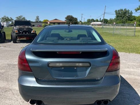 Used 2006 Pontiac Grand Prix GXP w/ Sun And Sound Package FWD image 7