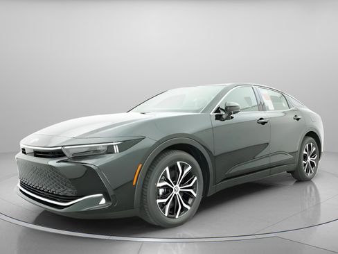 New 2026 Toyota Crown XLE image 2