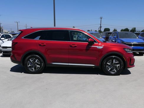Used 2023 Kia Sorento EX FWD image 2