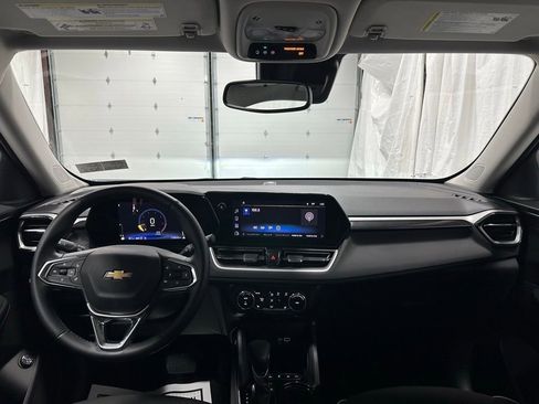 Used 2024 Chevrolet TrailBlazer LT w/ Convenience Package AWD/4WD image 40