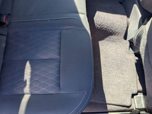 Used 2017 Nissan Titan SV RWD image 12