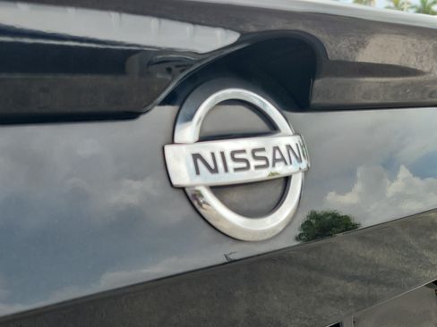 Used 2022 Nissan Altima 2.5 SR w/ Midnight Edition Package FWD image 10