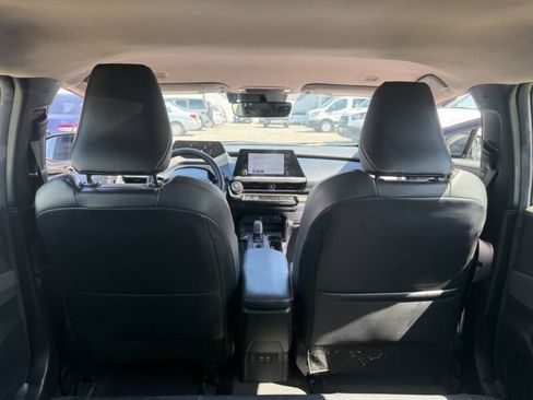 Used 2024 Toyota Prius XLE FWD image 15