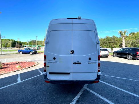 Used 2012 Mercedes-Benz Sprinter 2500 image 6