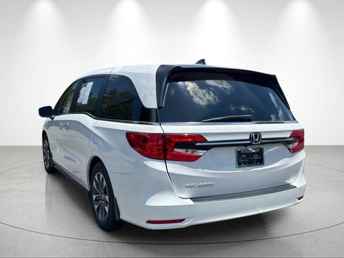 Used 2024 Honda Odyssey EX-L image 3