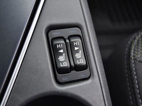 Used 2024 Subaru Crosstrek 2.0i Premium image 15