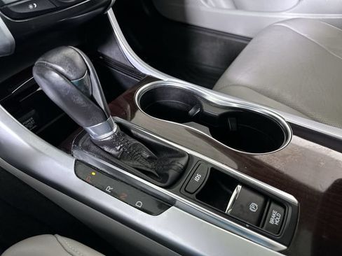 Used 2015 Acura TLX w/ Technology Package FWD image 16