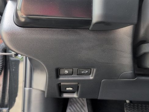Used 2025 Lexus UX 300h FWD w/ Accessory Package (Z1) image 19