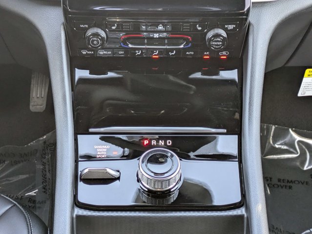 Used 2025 Jeep Grand Cherokee Limited AWD/4WD image 20