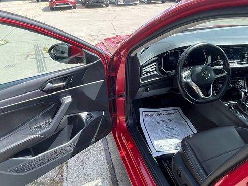 Used 2023 Volkswagen Jetta SE FWD image 10