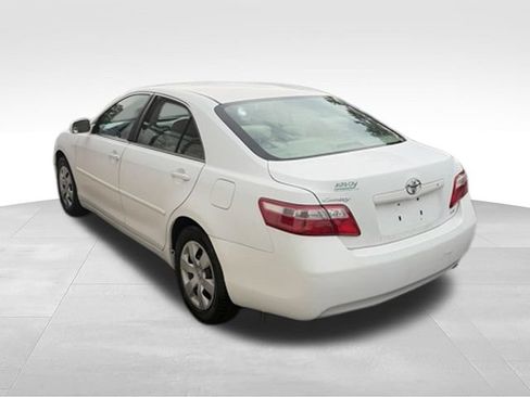 Used 2009 Toyota Camry LE FWD image 26