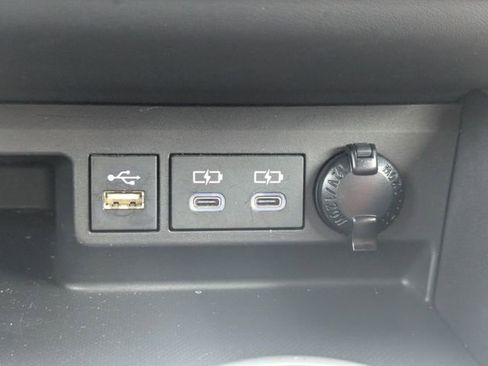 Used 2023 Toyota Highlander XSE FWD image 26