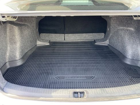 Used 2025 Toyota Corolla SE image 4