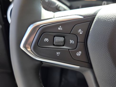 New 2026 Chevrolet Trax LT w/ Sunroof Package FWD image 29