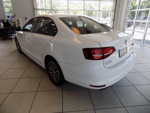 Used 2018 Volkswagen Jetta Wolfsburg Edition FWD image 6