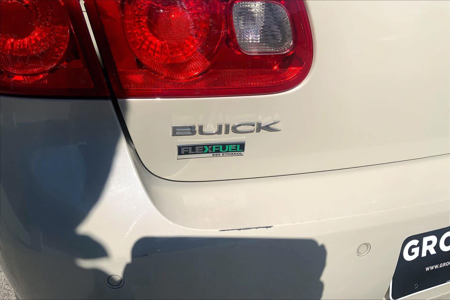 Used 2010 Buick Lucerne CXL FWD image 28