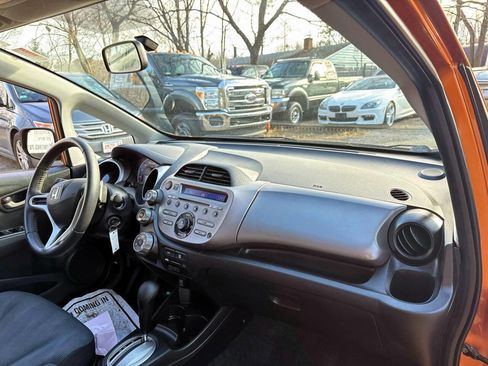 Used 2011 Honda Fit Sport image 10