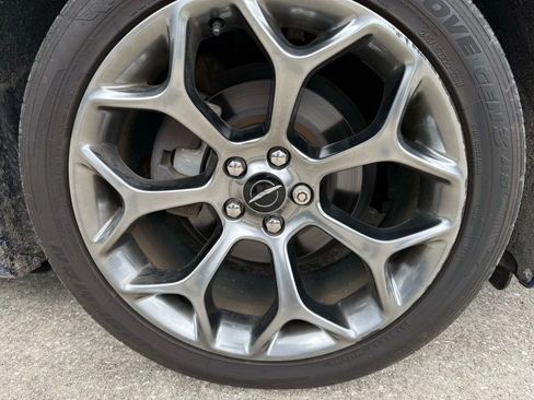 Used 2018 Chrysler 300 Touring w/ Sport Appearance Package image 9