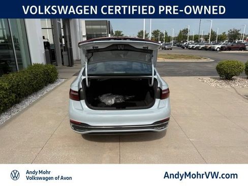 Used 2025 Volkswagen Jetta SEL FWD image 9