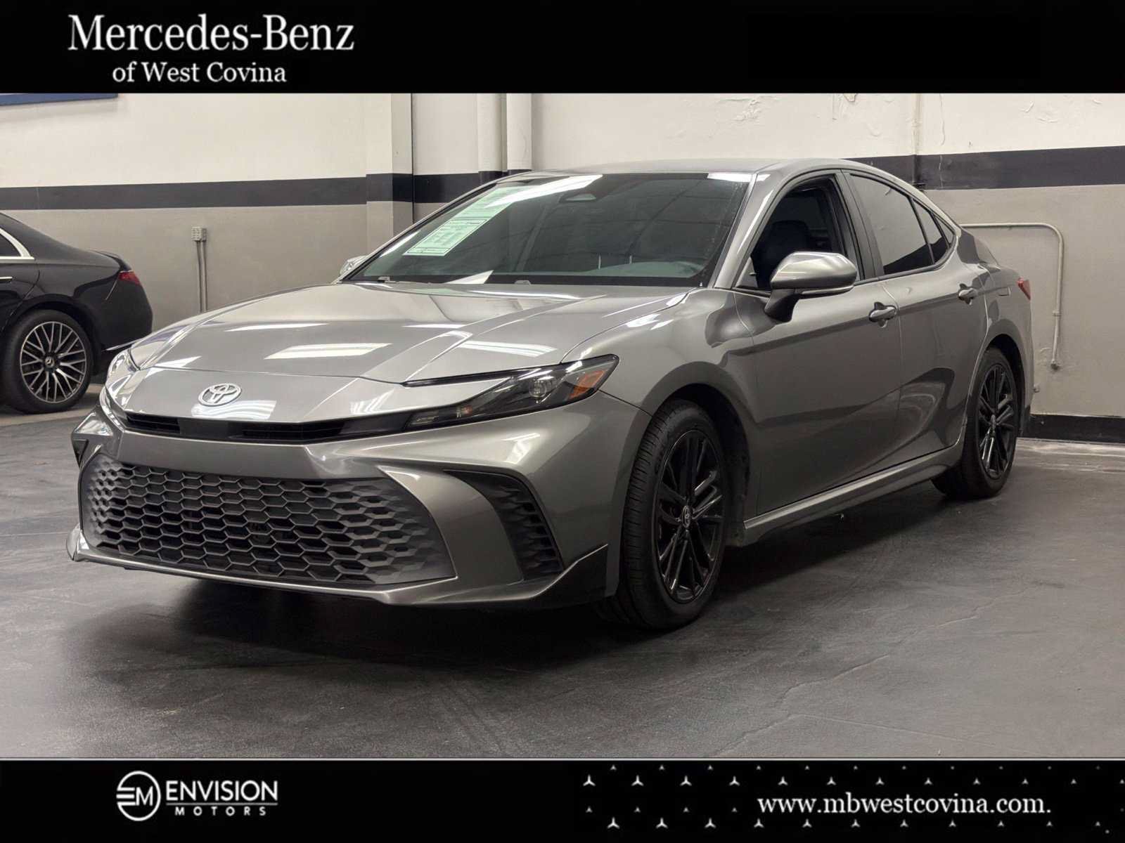 Used 2025 Toyota Camry SE FWD image 6