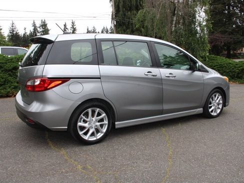Used 2012 MAZDA MAZDA5 Touring w/ Moonroof & Audio Pkg FWD image 3