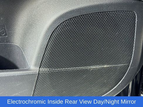 Used 2013 Toyota Highlander SE image 24