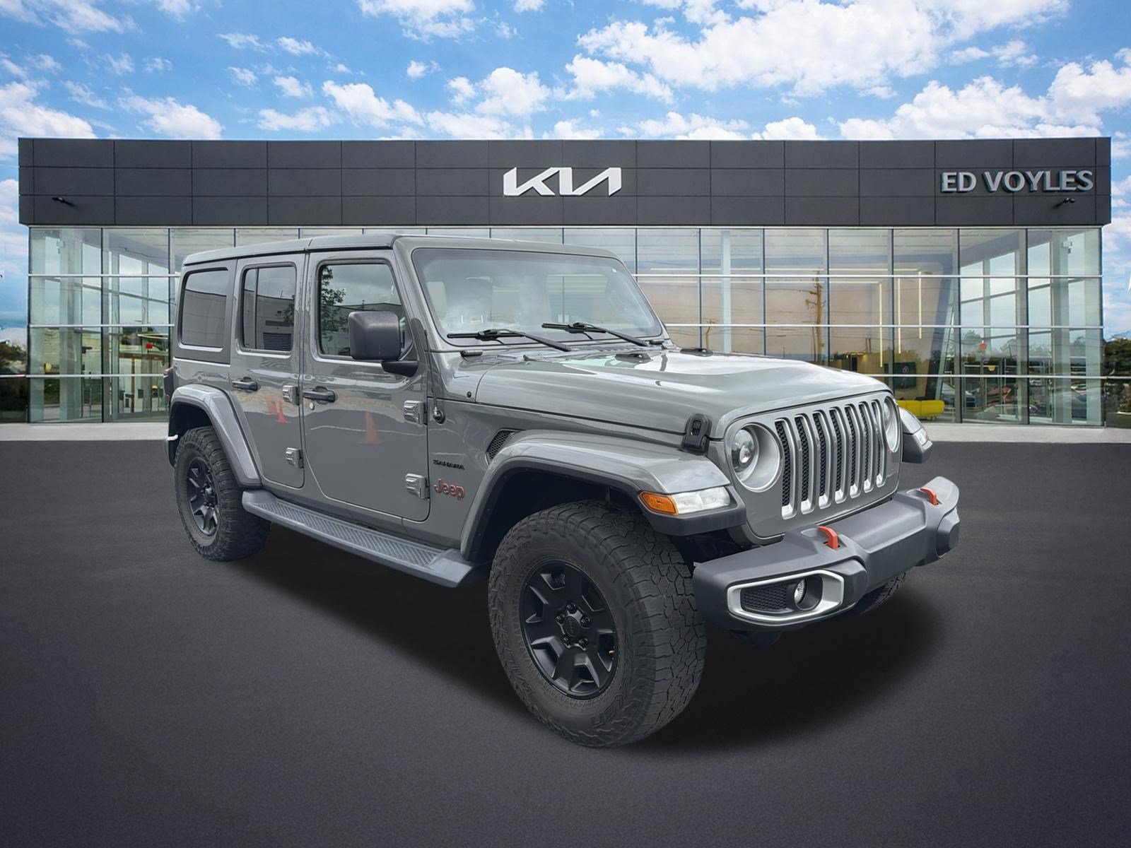 Used 2018 Jeep Wrangler Unlimited Sahara AWD/4WD image 1
