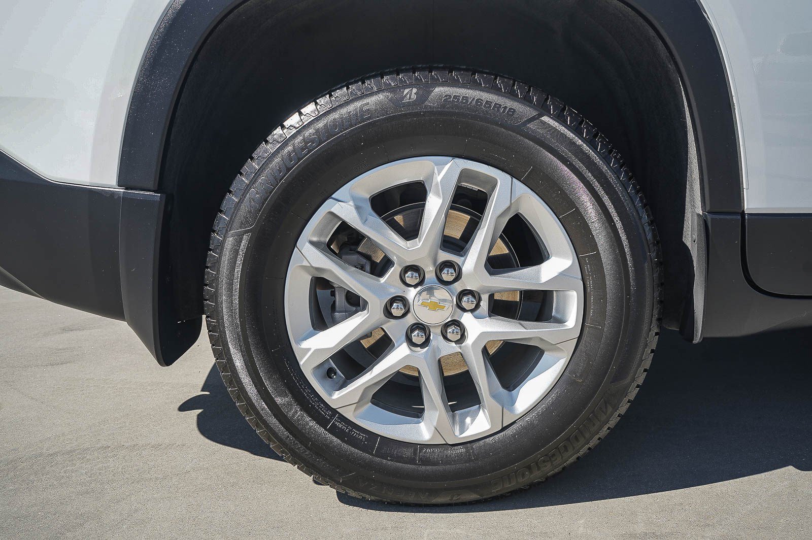 Used 2023 Chevrolet Traverse LS FWD image 9