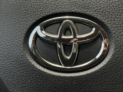 Used 2023 Toyota RAV4 LE FWD image 5