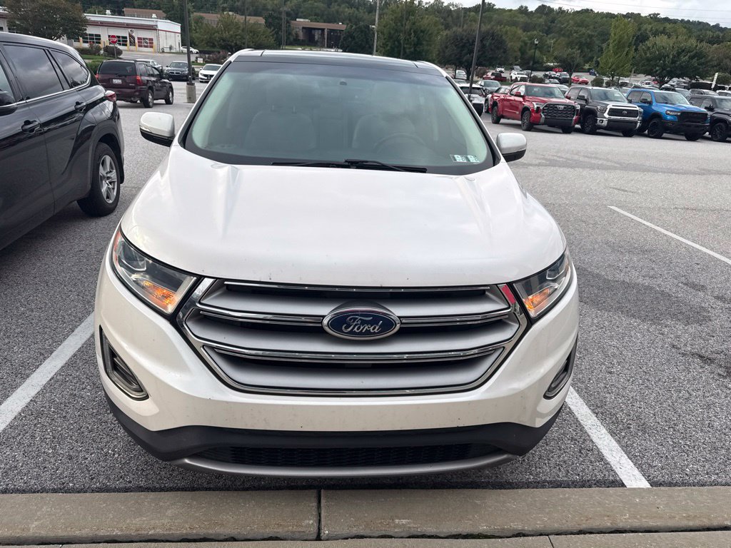 Used 2018 Ford Edge Titanium w/ Equipment Group 301A AWD/4WD image 2