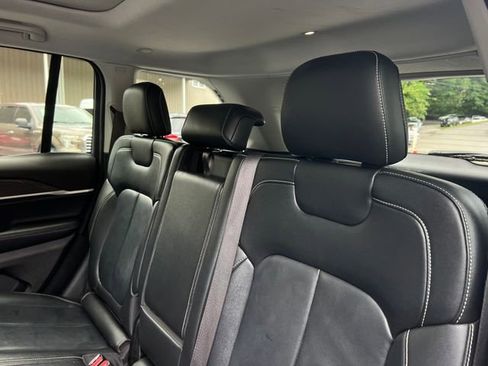 Used 2022 Jeep Grand Cherokee Limited image 22