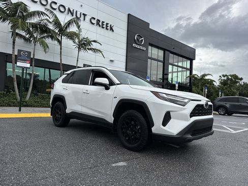 Used 2024 Toyota RAV4 XLE FWD image 22