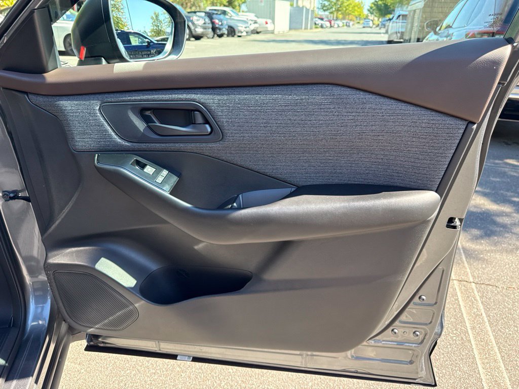 Used 2023 Nissan Rogue S FWD image 37