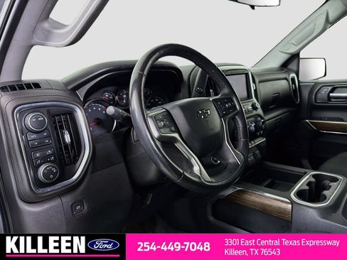 Used 2021 Chevrolet Silverado 1500 LT Trail Boss AWD/4WD image 11