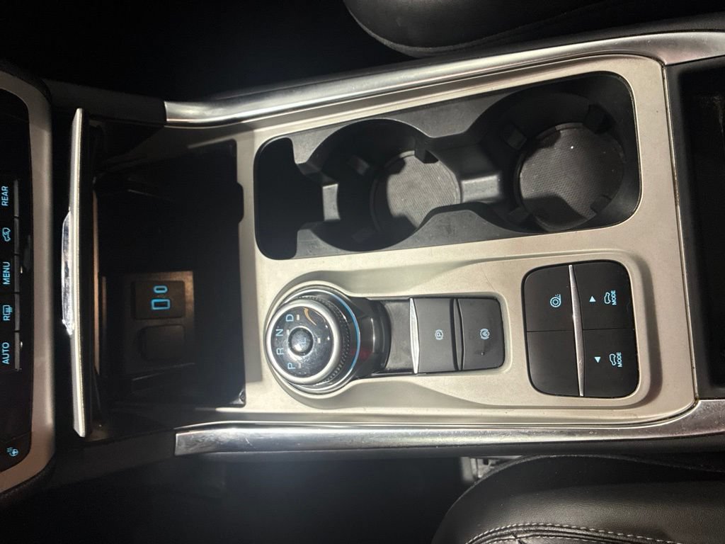 Used 2023 Ford Explorer XLT w/ Equipment Group 202A RWD image 19
