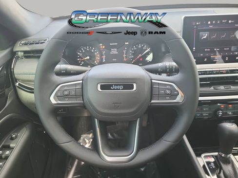 New 2026 Jeep Compass Latitude image 25