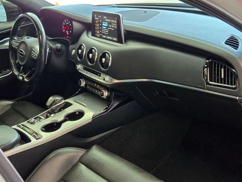 Used 2019 Kia Stinger GT2 image 32