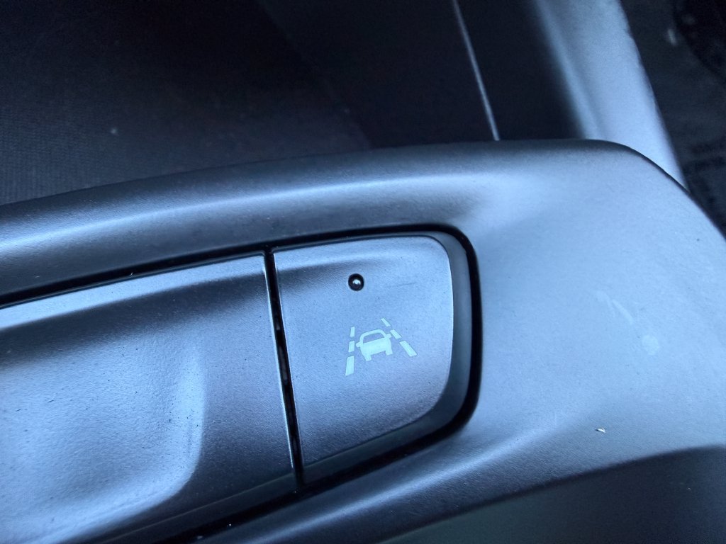 Used 2025 Chevrolet Trax LS FWD image 18