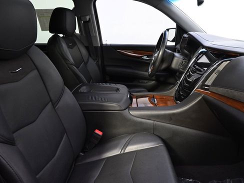 Used 2015 Cadillac Escalade Premium AWD/4WD image 16