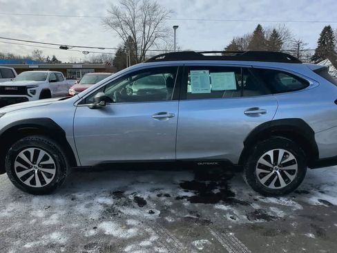 Certified 2023 Subaru Outback image 5