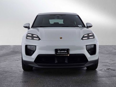 Used 2024 Porsche Macan 4 Electric image 8